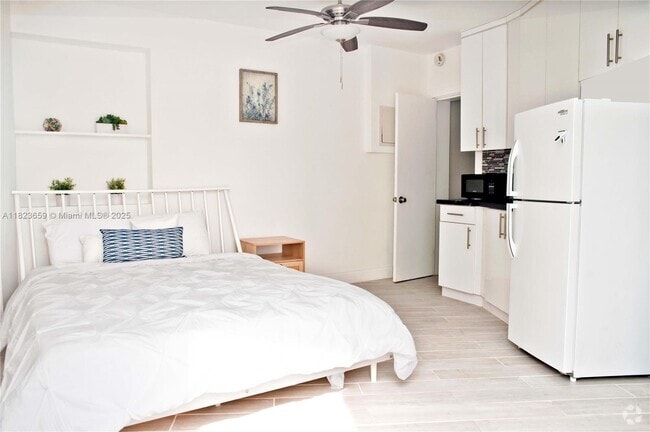 Building Photo - 4105 N Ocean Dr Unit 1A Rental