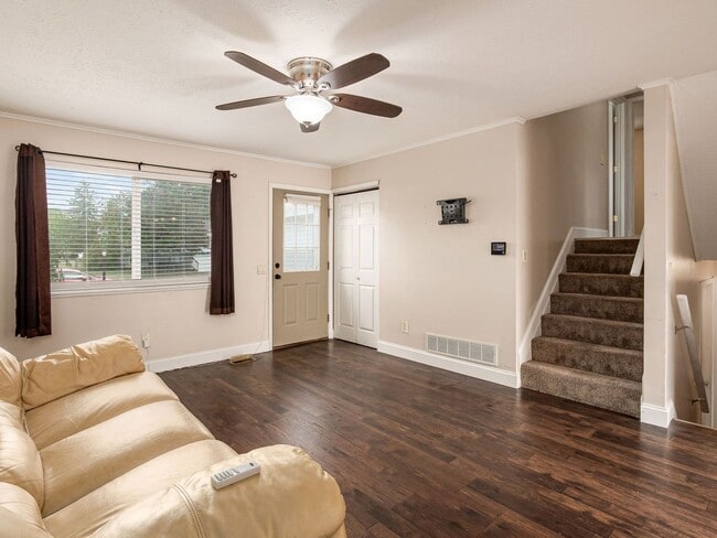 Photo - 3 Bedroom 1.5 Bath Single Family Home - Hilliard, OH