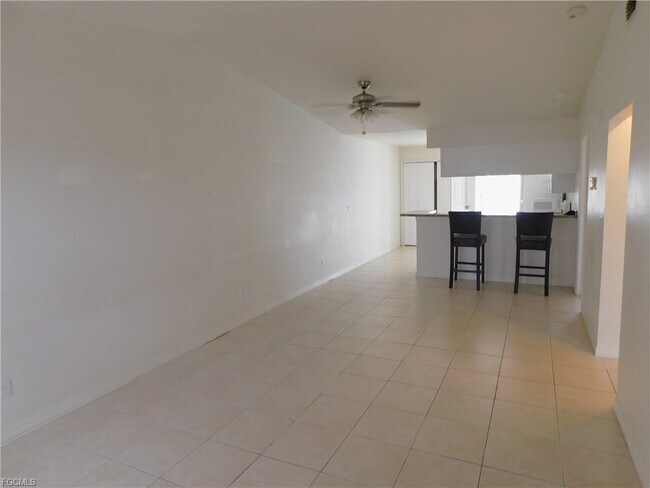 Photo - 508 SE 7th St Unidad 107