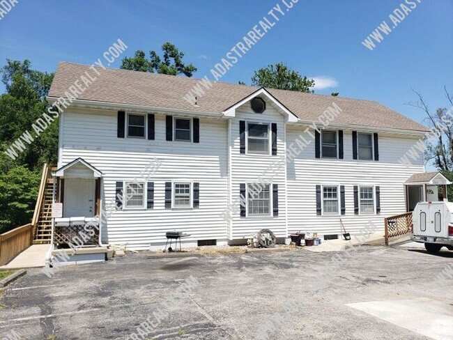 Building Photo - One of a Kind Raytown Apartment in Raytown...