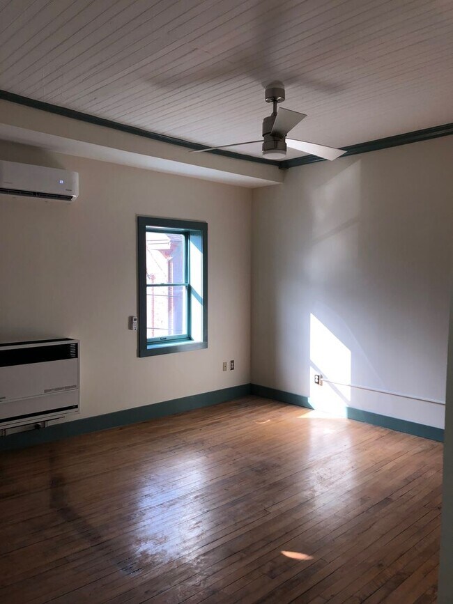 Photo - White Sulphur, LLC 171 Unidad Apt. B