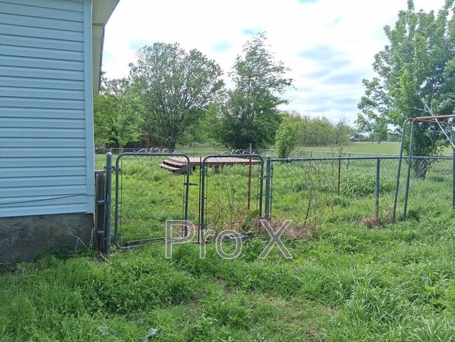 Photo - 910 Sands Rd