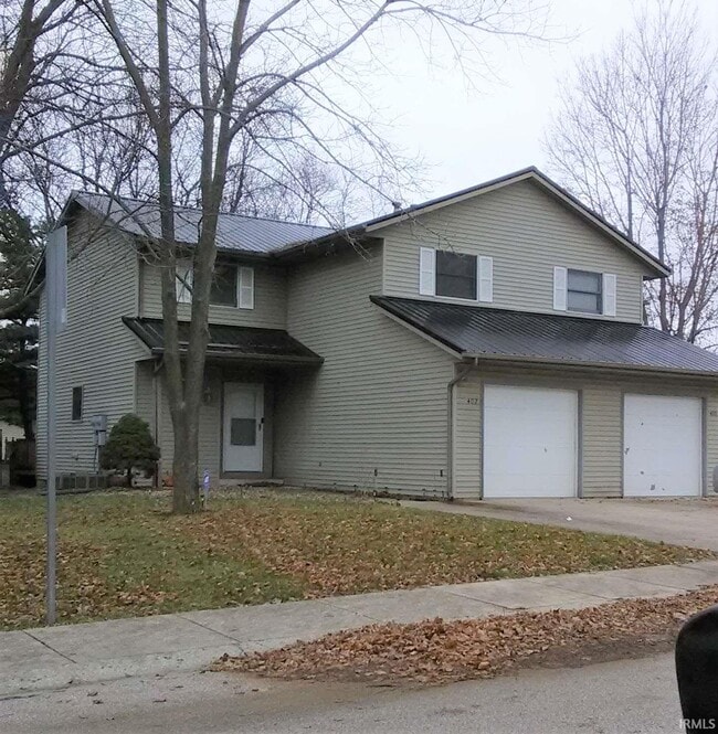 Building Photo - 402 S Village Ct