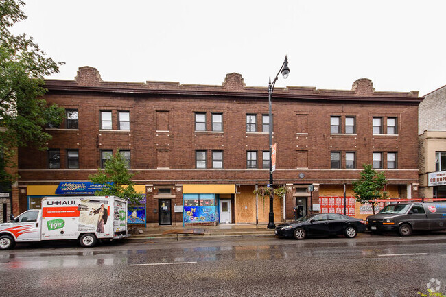 Building Photo - 1915 W Irving Park Rd Rental