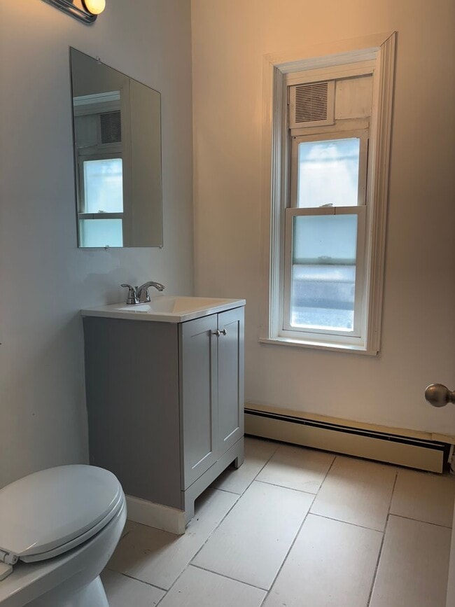 Photo - No Brokers Fee, In-Unit Laundry, Eat-in Kitchen, Large bedrooms, 3 Full Bathrooms