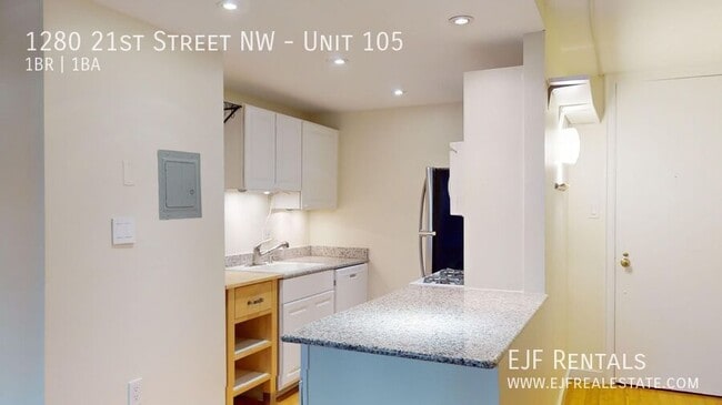 Photo - West End One Bedroom With Front Desk, Pack... Unit 105
