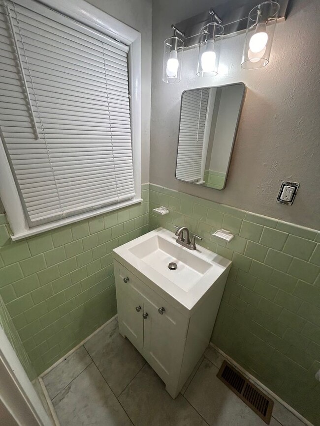 Photo - 4107 Arlington Cir NW