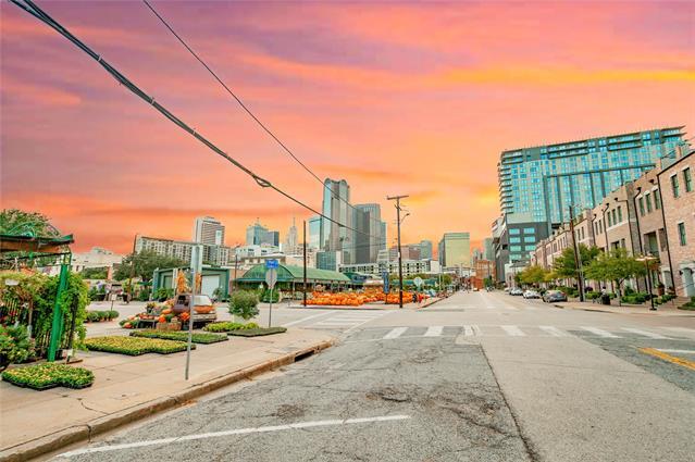 Photo - 620 S Pearl Expy