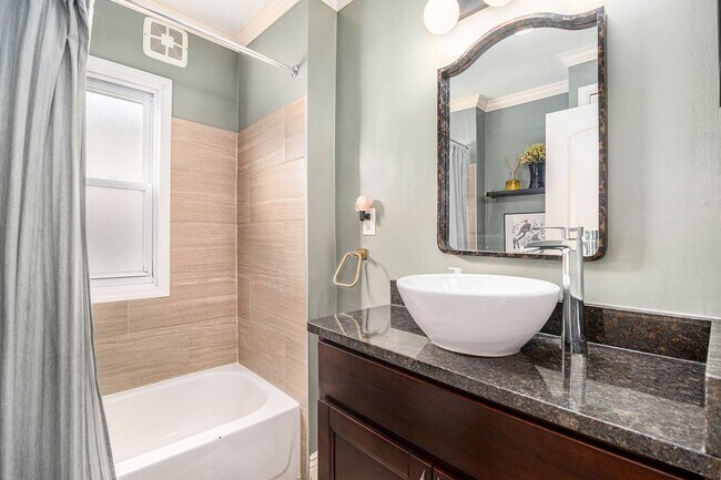 Photo - 3 BED 2 BATH BUNGALOW STYLE HOME IN FERNDALE ------ W. CHESTERFIELD