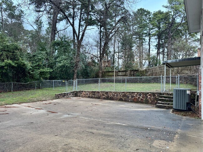 Photo - 2810 Roanoke Ln