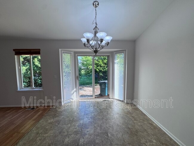 Photo - 173 Algansee Dr