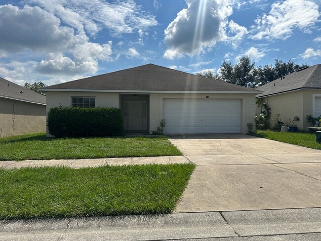 Building Photo - Your Next Home in Groveland