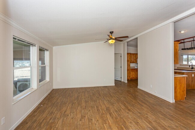 Photo - 333 E Wandering Trl