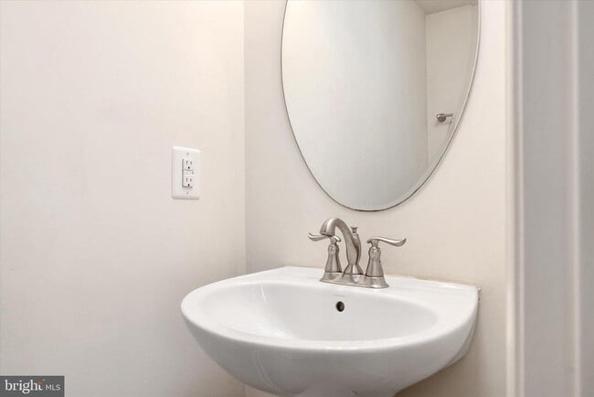 Photo - 7627 Hamilton Xing