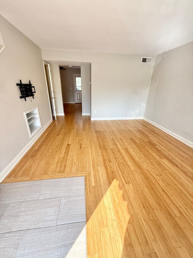 Photo - 2 Bedroom Hermitage condo only $1550!  New...