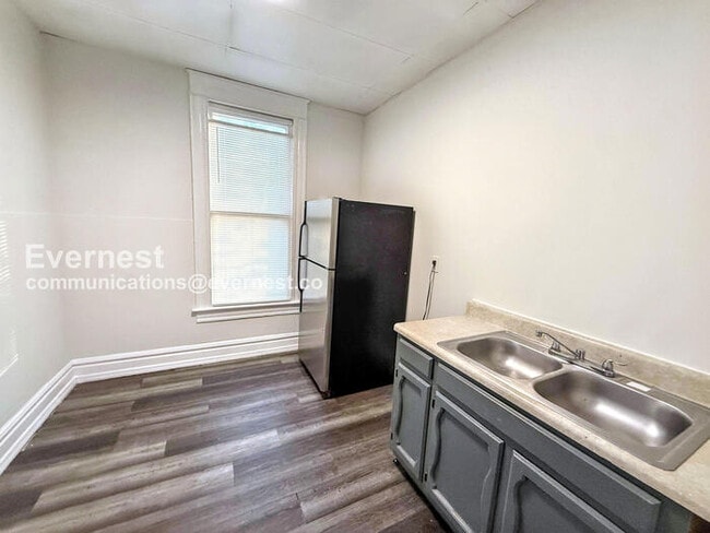 Photo - 921 53rd St N