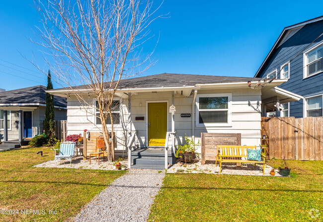 Building Photo - 909 Cedar St Unit 1 Rental