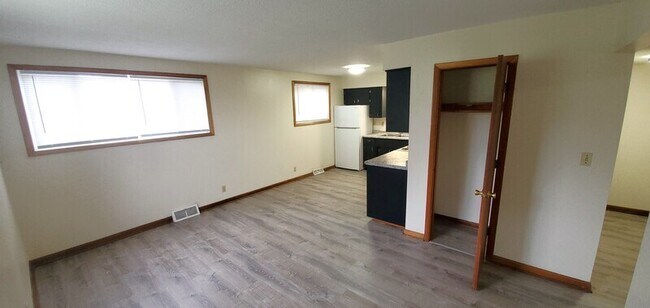 140 21st Ave SW Unit 2