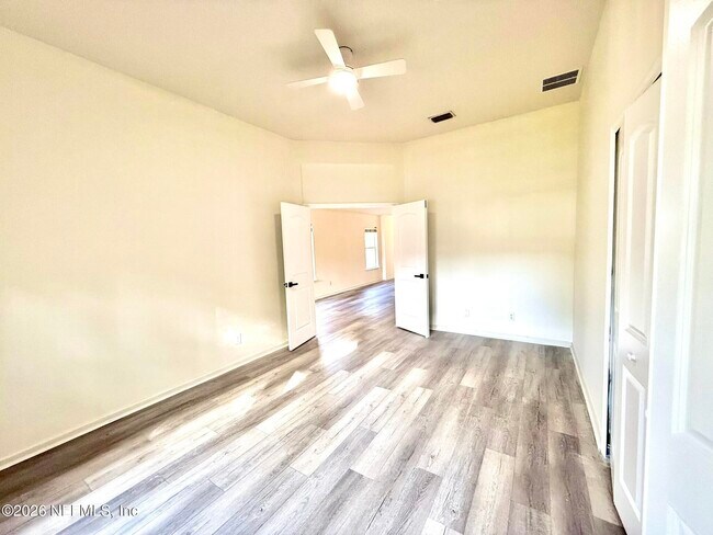 Photo - 897 Collinswood Dr