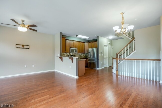 Photo - 512 Waterview Ct
