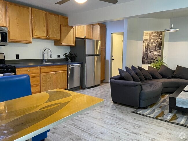 Building Photo - 1043 Sanborn Ave Unit - Rental
