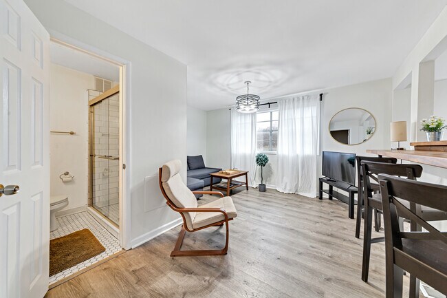 Photo - 605 Dennison Ave