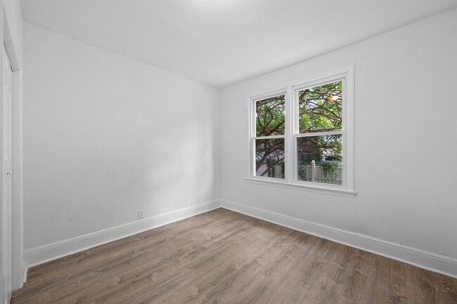 Photo - 160 Garfield Ave Unidad 1F