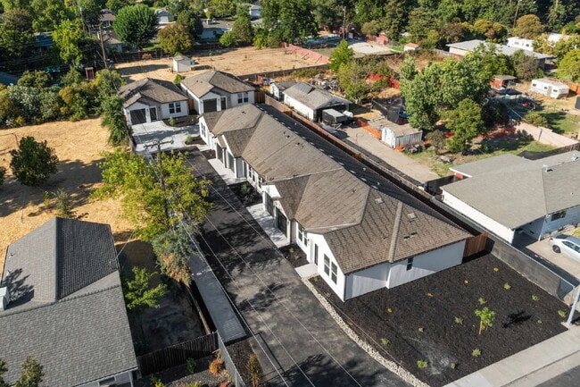 Building Photo - Brand New Construction Unit B