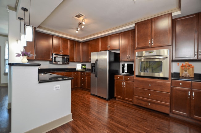 Photo - Marquis of State Thomas