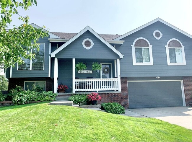 Photo - Home For Rent In Papillion