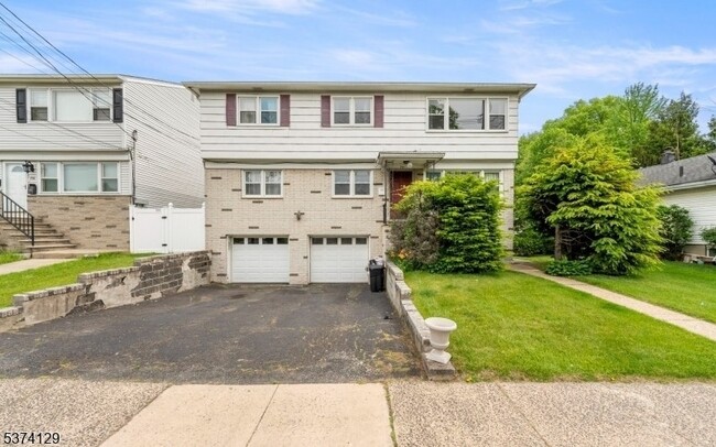 Building Photo - 731 Galloping Hill Rd Rental