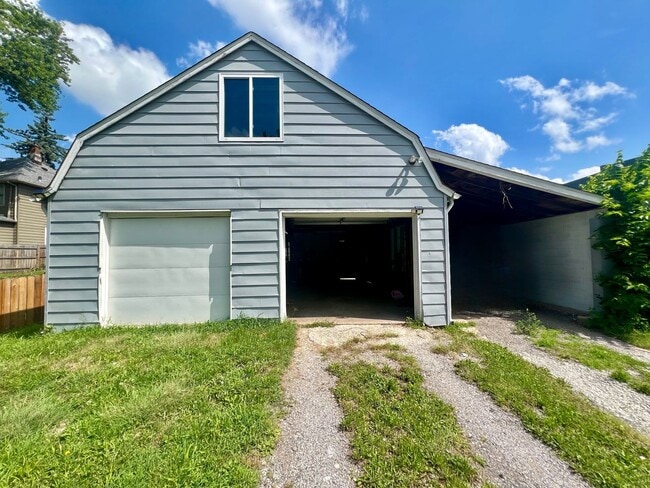 Photo - 4 Bedroom 2 Bathroom Fenced Moline Home