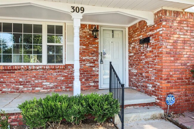 Photo - 309 Sherri Ln