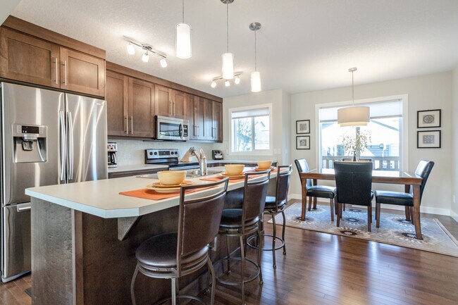 Photo - 1020-1177 177 St SW