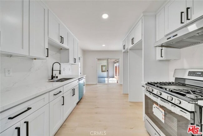 Building Photo - 338 S 3rd Ave Rental