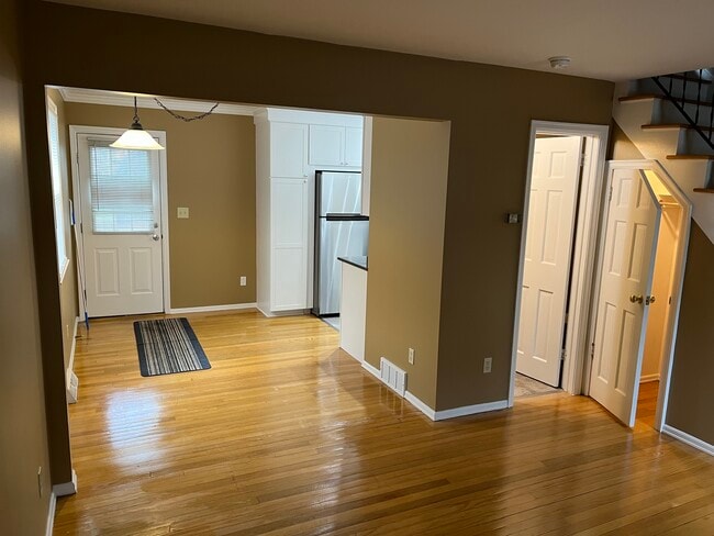 Photo - 119 E Genesee St