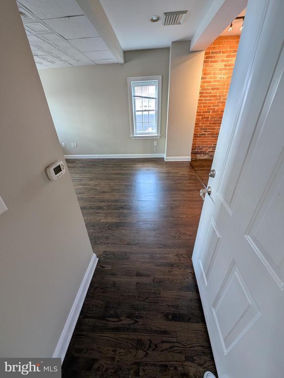 Building Photo - 38 N Potomac St Unit 4 Rental