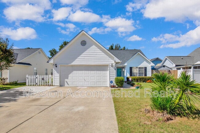 Building Photo - 3918 Red Oak Dr
