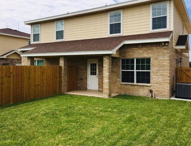Photo - 1507 Phoenix St Townhome