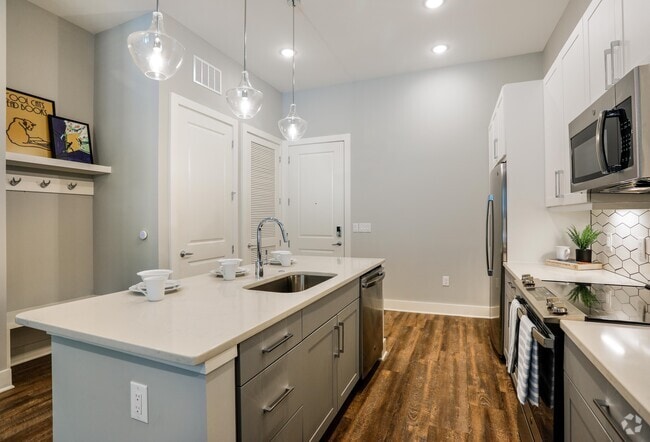 Broadstone Trailside