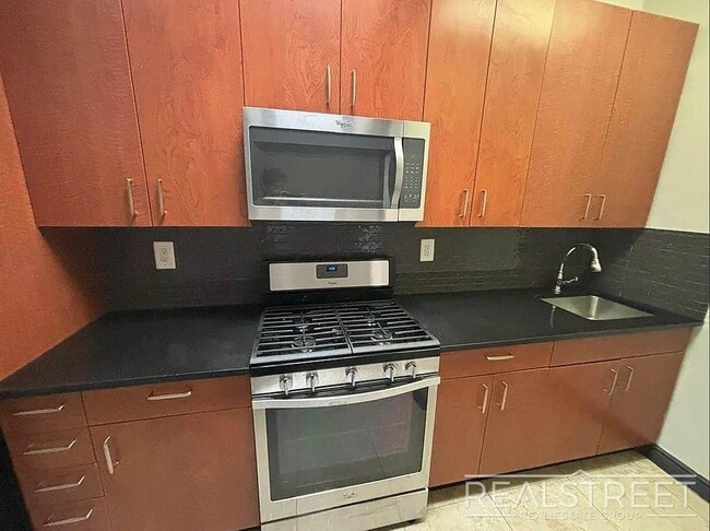Photo - Onderdonk Avenue Unit 2B