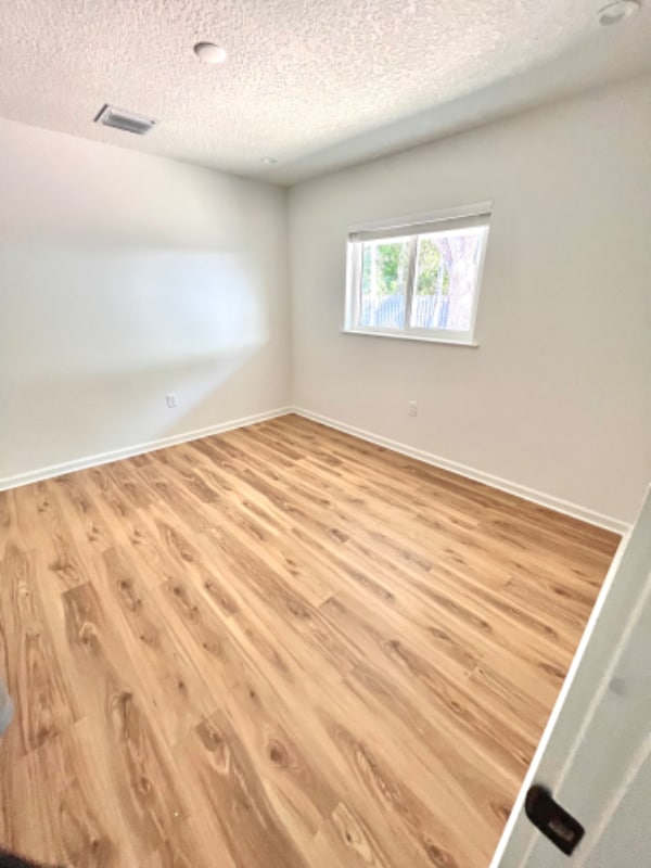 Photo - 615 Azalea Ln