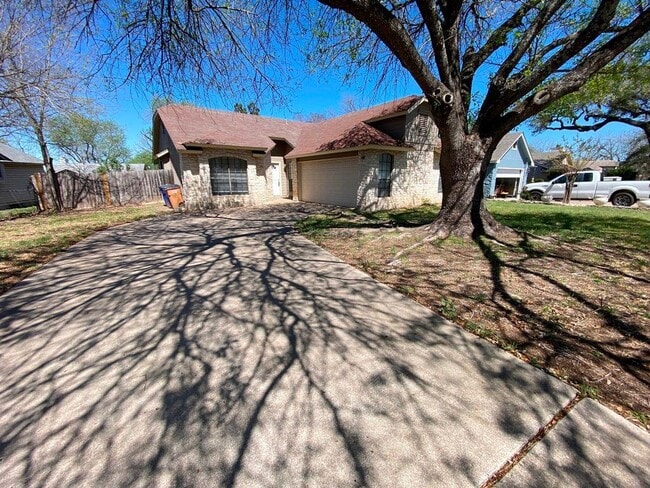 Photo - 1002 Great Britain Blvd