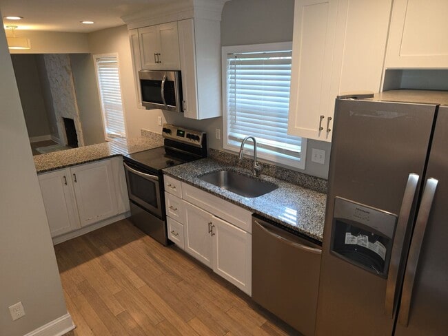 Photo - 1902 Village Lake Dr