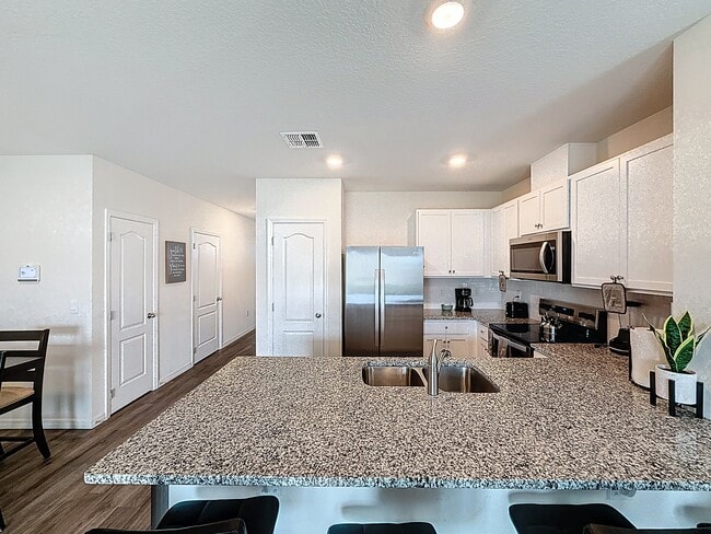 Photo - 1303 Tallowwood Ln