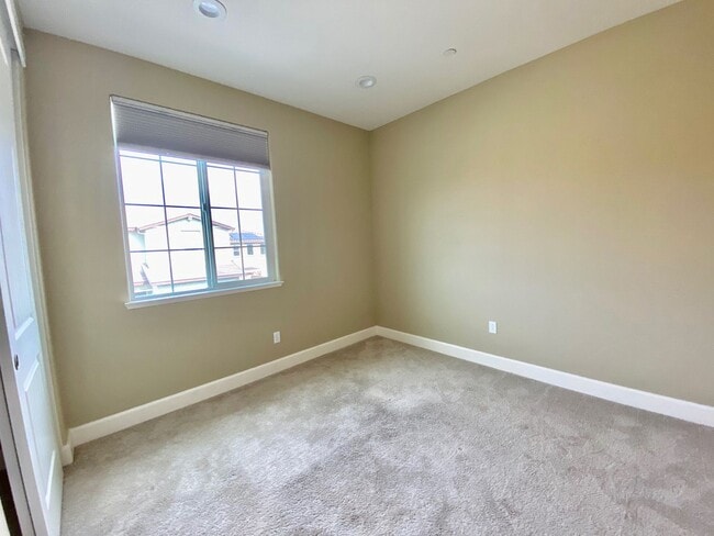 Photo - SPACIOUS 3 BED, 2.5 BATHS, 2 CAR GARAGE WITH LARGE BACKYARD ON A CUL-DE-SAC