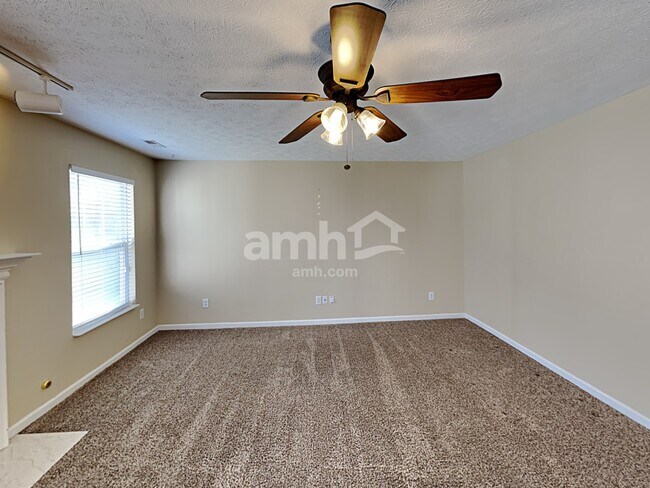 Photo - 4529 Hawthorn Dr