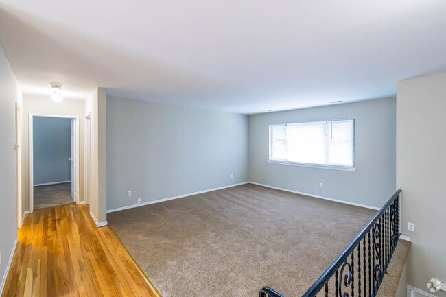 2BR, 1BA - 800SF - Living Room