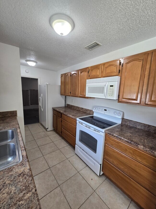 Photo - 9231 Antrim St