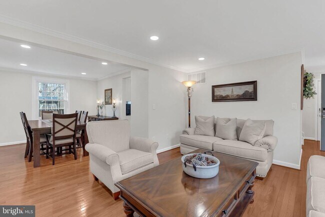 Photo - 8271 Raindrop Way